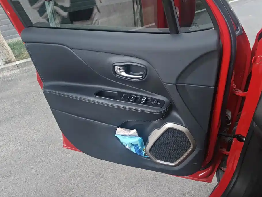 Jeep Renegade — миниатюра 7