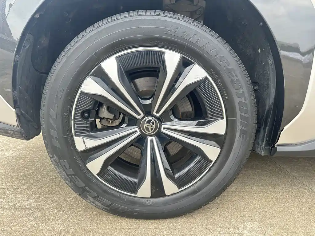 Toyota bZ4X — миниатюра 17