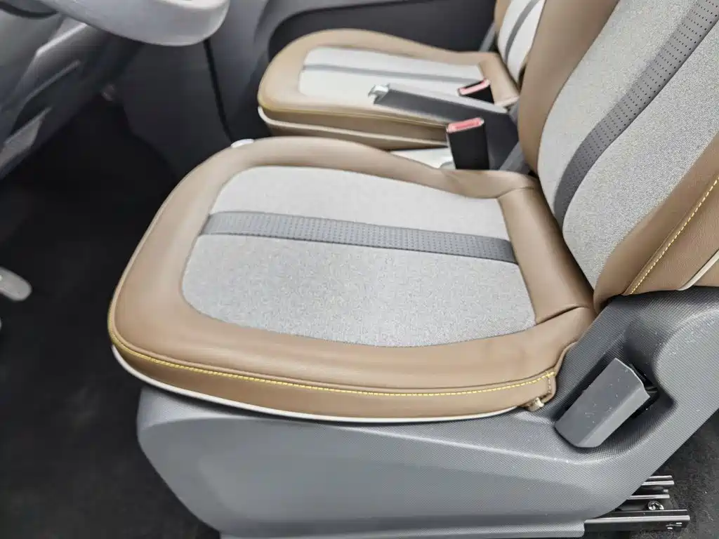 Wuling MINIEV — миниатюра 20