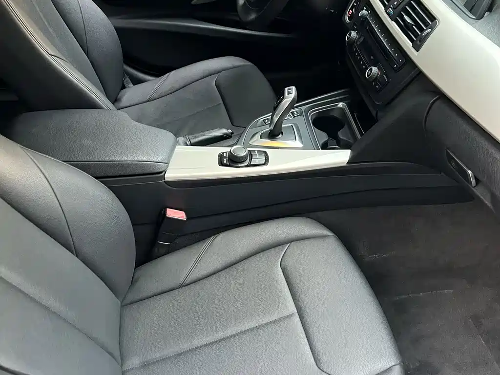 BMW 3 Series — миниатюра 9
