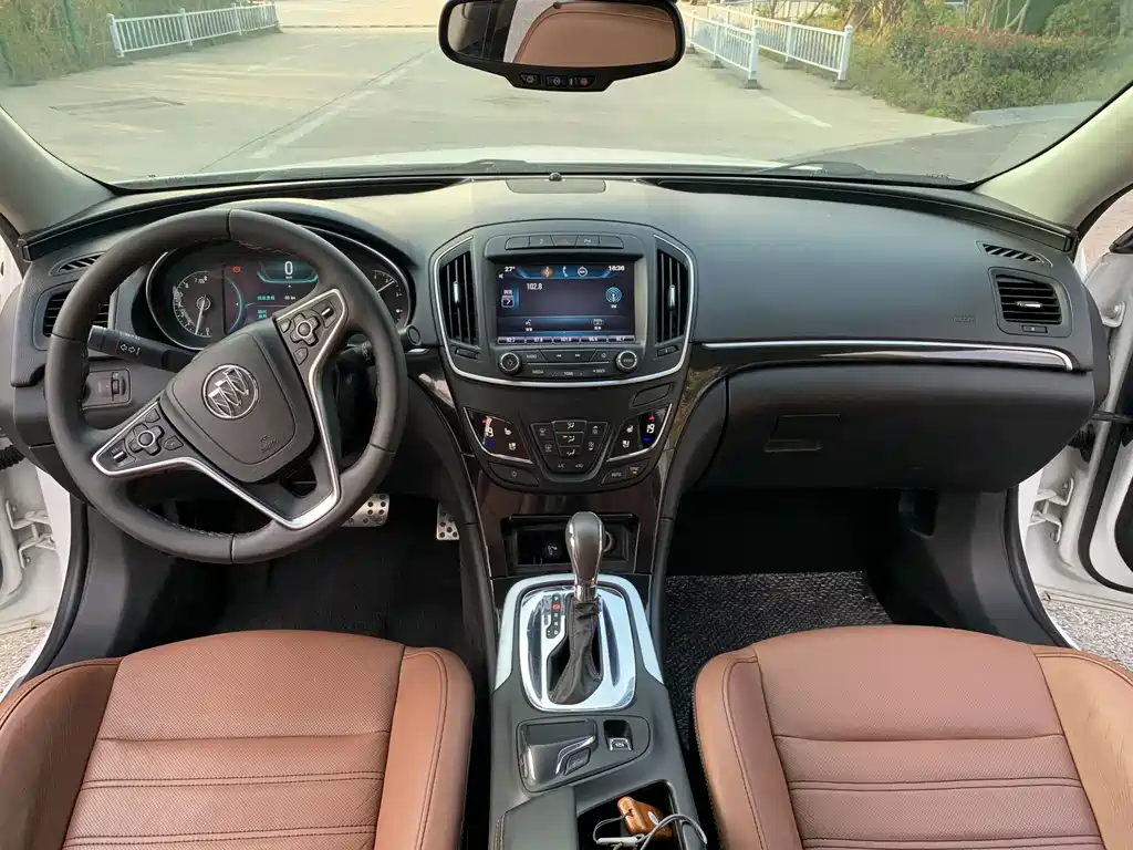 Buick Regal — миниатюра 10