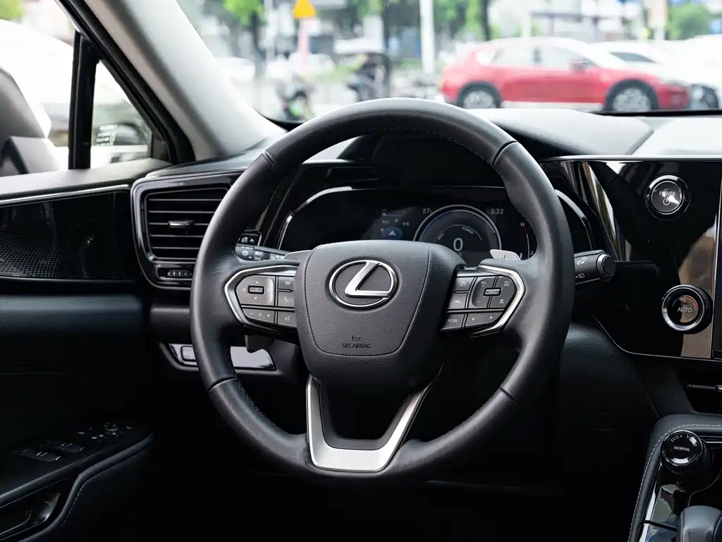 Lexus NX — миниатюра 14