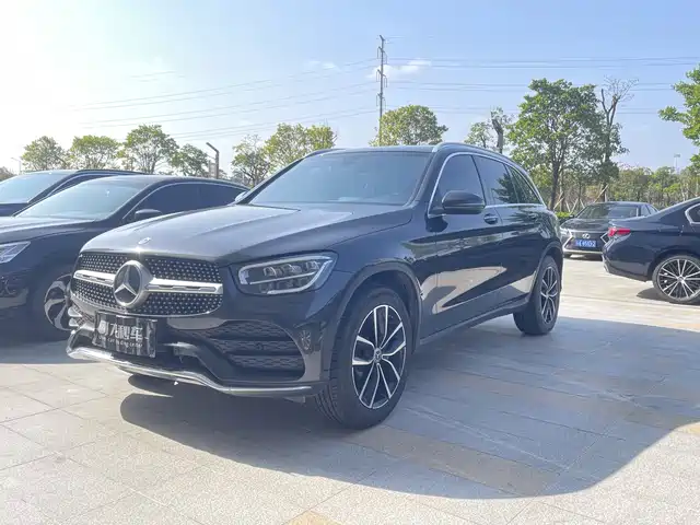 MERCEDES-BENZ GLC