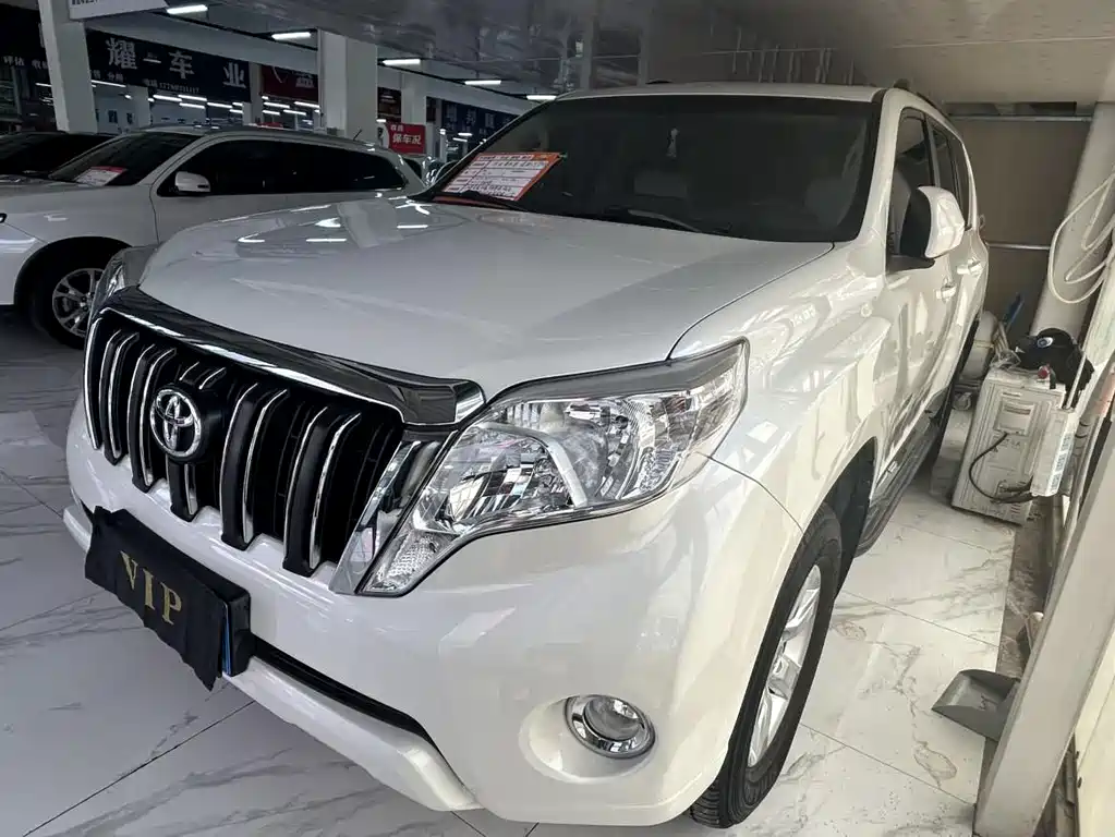 TOYOTA PRADO