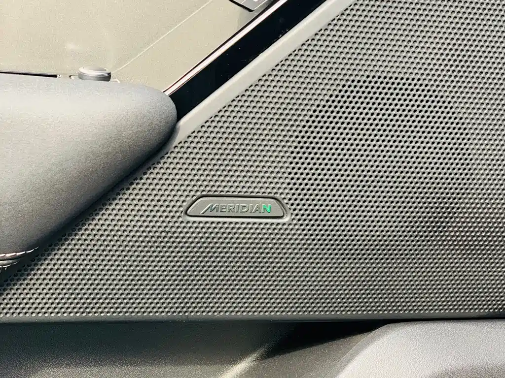 Land Rover Velar — миниатюра 12