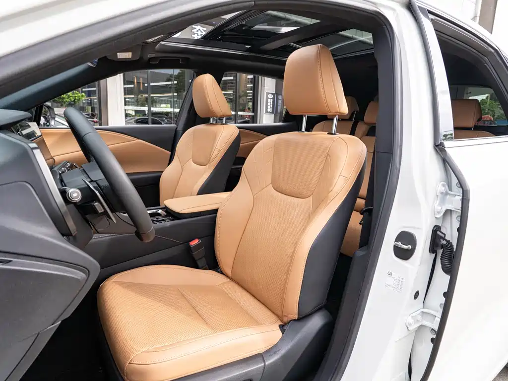 Lexus RX — миниатюра 11