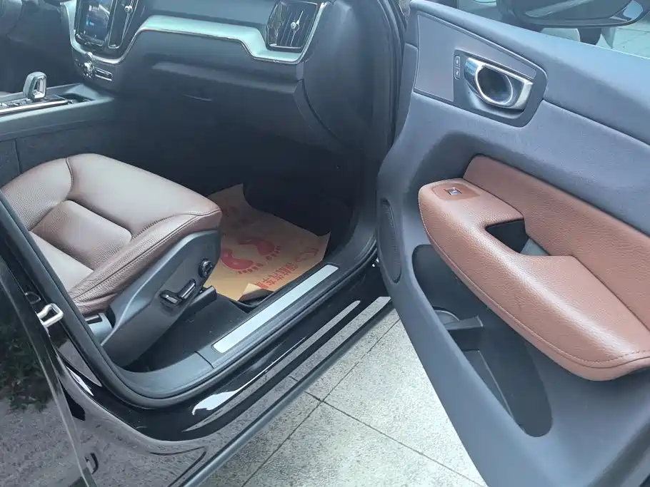 Volvo XC60 — миниатюра 8