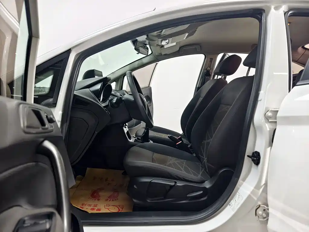 Ford Fiesta — миниатюра 10