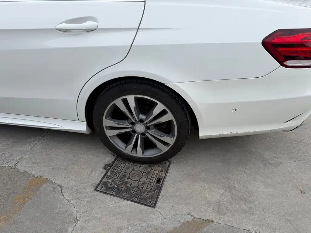 Mercedes-Benz E-Class — миниатюра 7