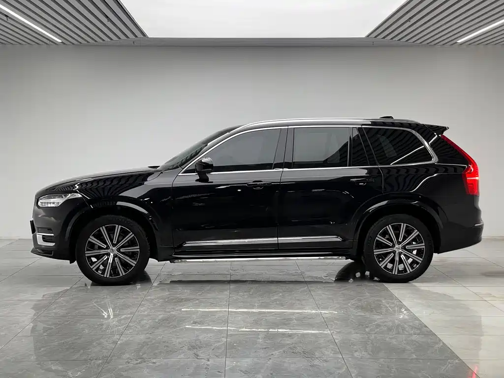 Volvo XC90 2023 B5 Luxury 5 мест