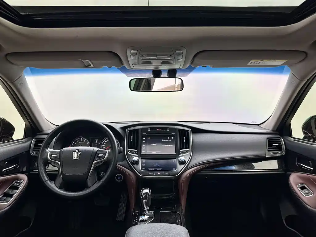 Toyota Crown 2018 2.0T Sport