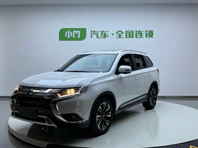 MITSUBISHI OUTLANDER 2021