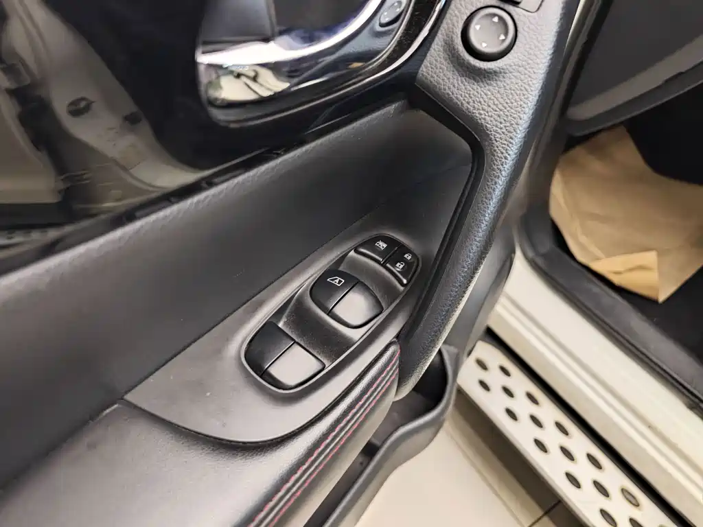 Nissan Qashqai — миниатюра 9