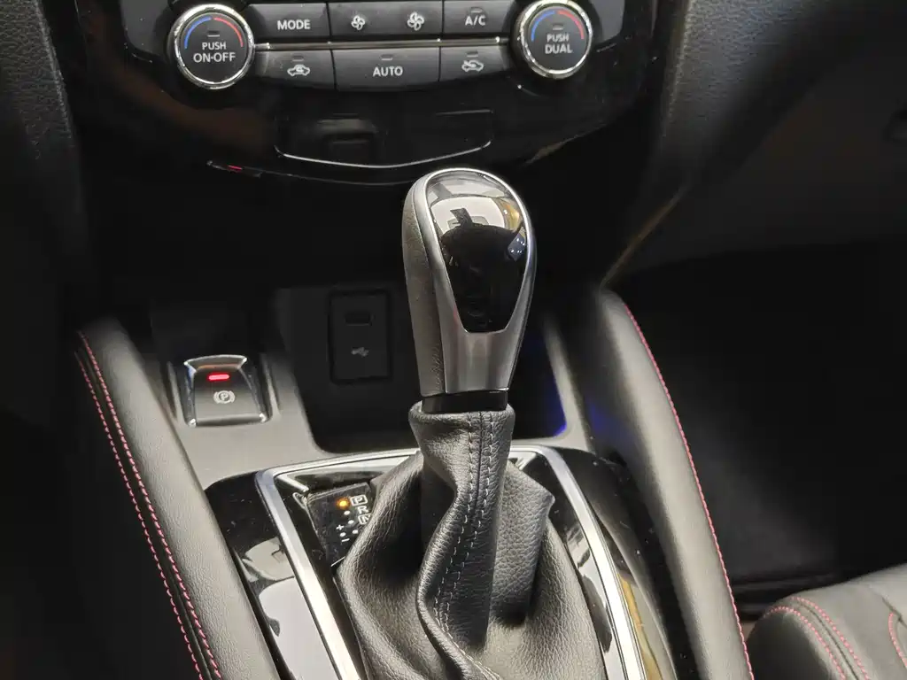 Nissan Qashqai — миниатюра 17