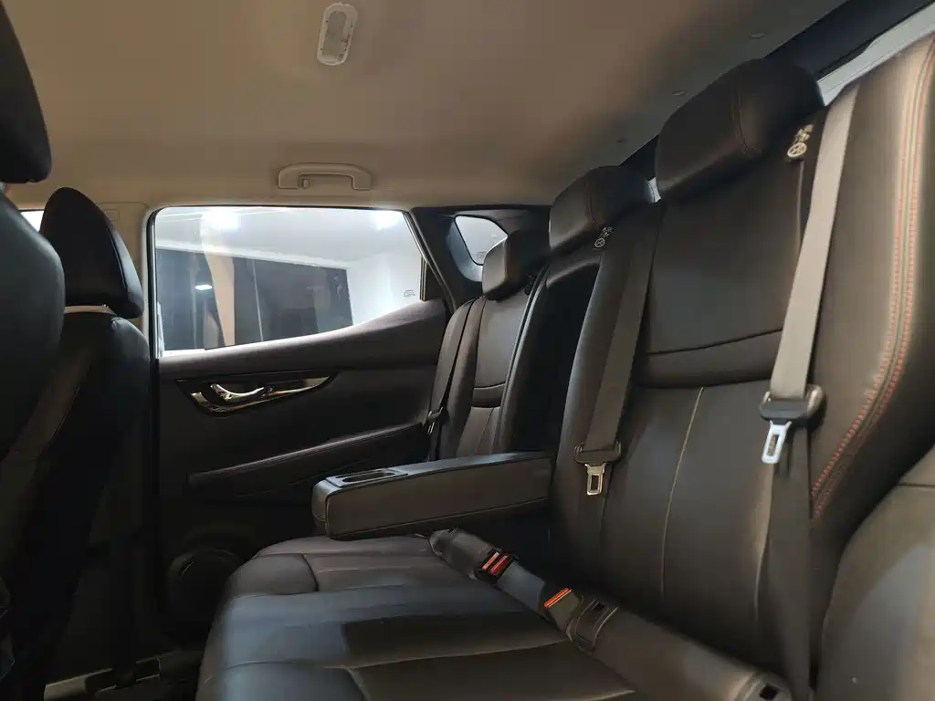 Nissan Qashqai — миниатюра 22