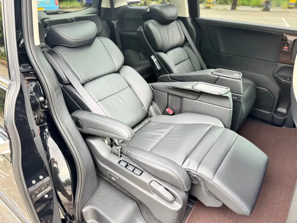 Honda Elysion — миниатюра 24