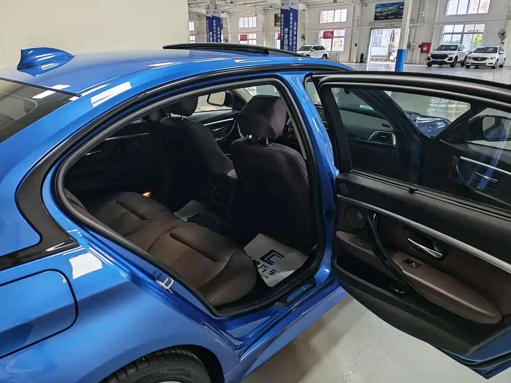 BMW 3 Series — миниатюра 12