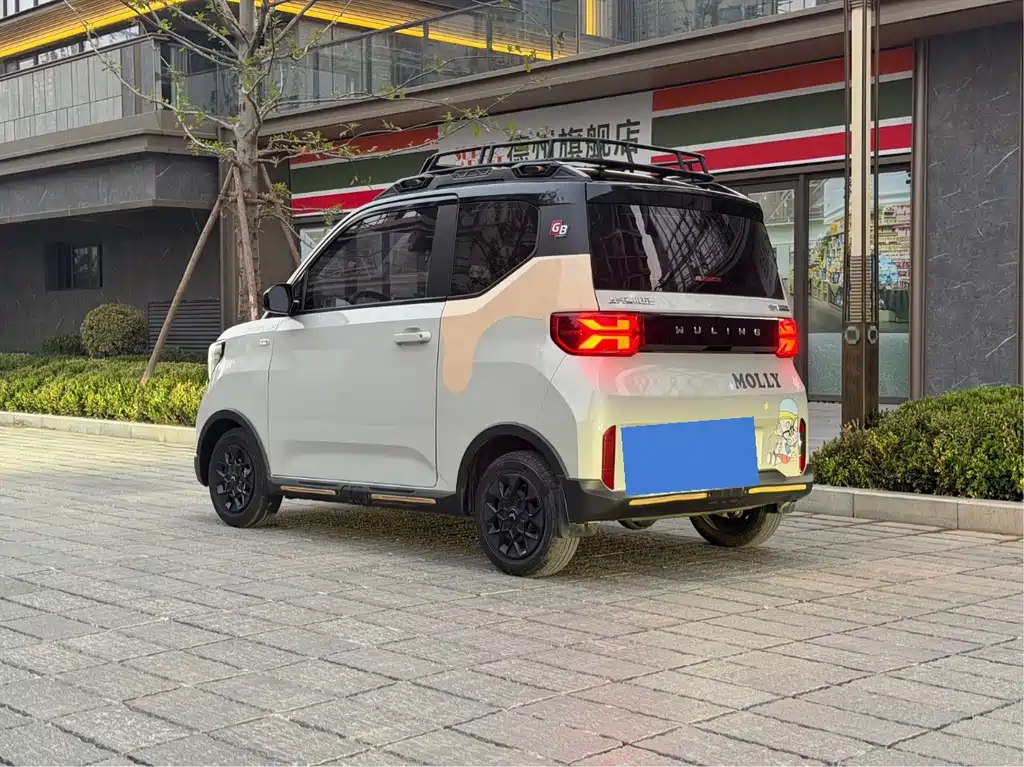 Wuling MINIEV — миниатюра 6