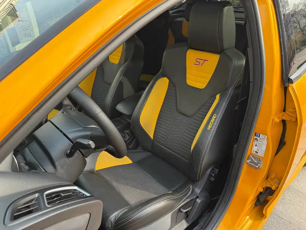 Ford Focus (Import) — миниатюра 8