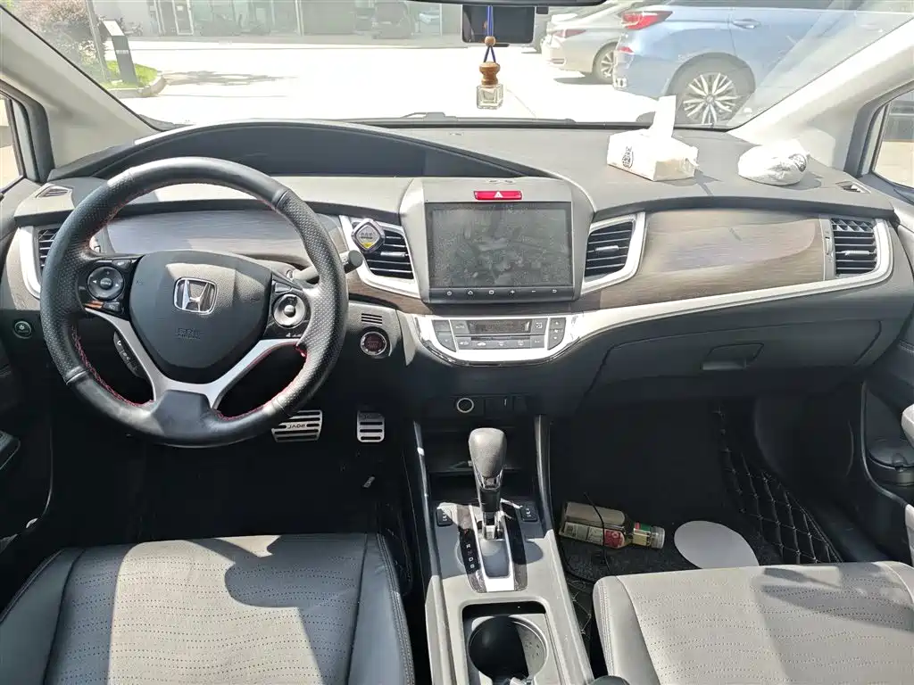 Honda Jade 2016 1.8L CVT Luxury 5 мест