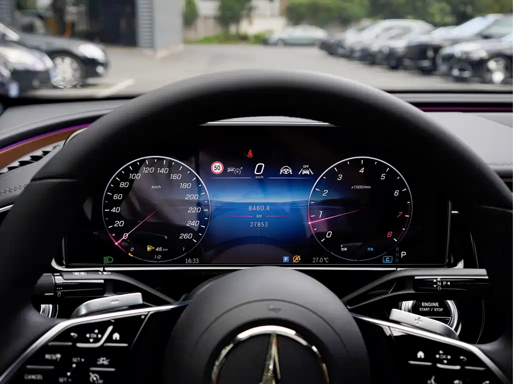 Mercedes-Benz E-Class — миниатюра 9