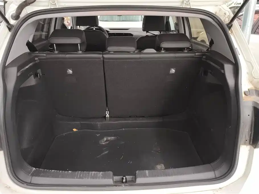 Volkswagen Tacqua 2020 1.5L AT