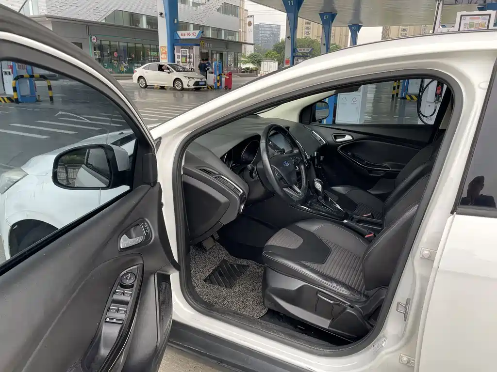 Ford Focus — миниатюра 8