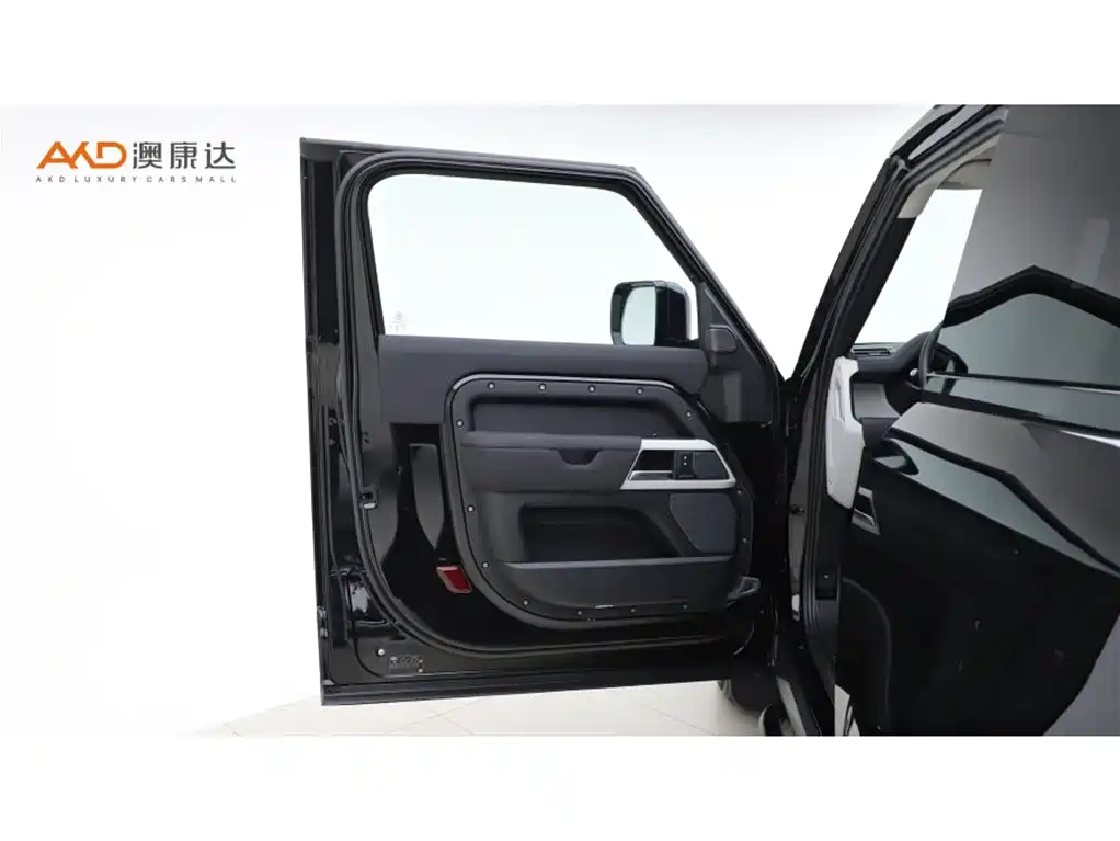 Land Rover Defender — миниатюра 10
