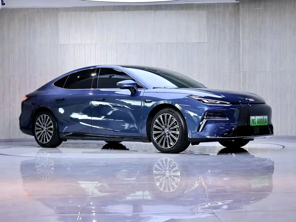 Geely Galaxy Galaxy 8 8 2025 130km EM-i Flagship