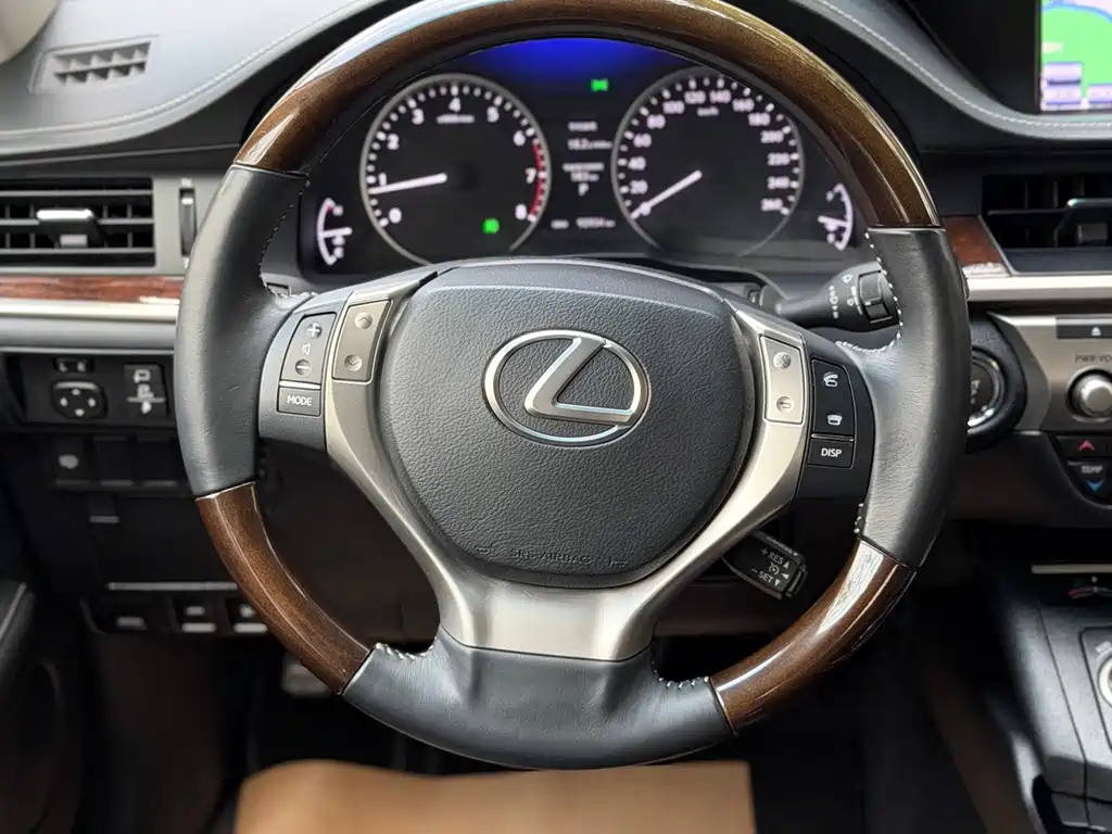 Lexus ES — фотографии объявления, Фото 12