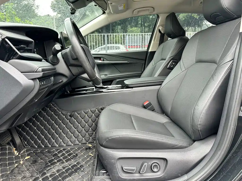 Toyota Camry — миниатюра 3