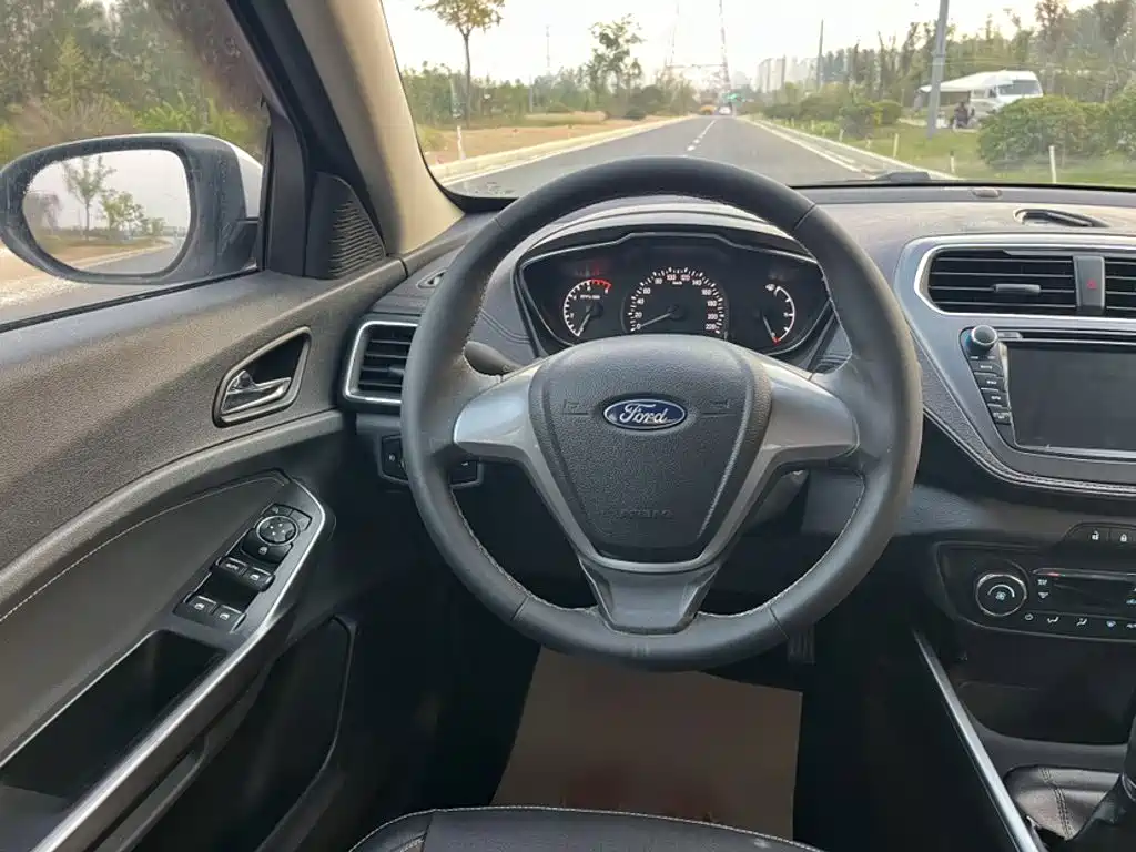 Ford Escort — миниатюра 17