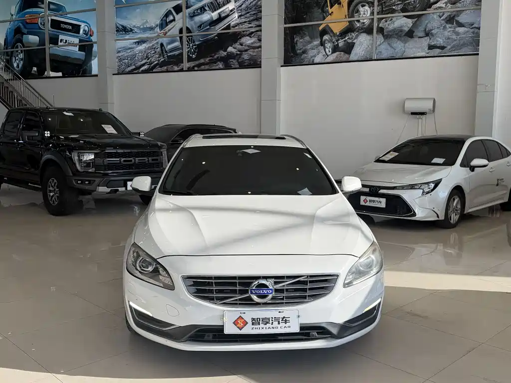 Volvo V60 T5 Smart Elegant Edition, фото 2