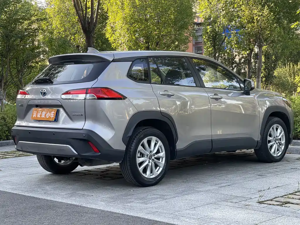 Toyota Corolla Cross — миниатюра 9