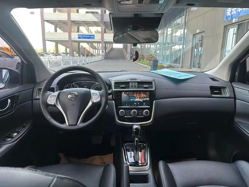 Nissan Tiida 2021 1.6L CVT