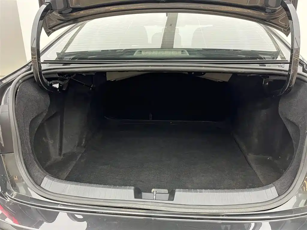 Volkswagen Sagitar 2023 300TSI DSG