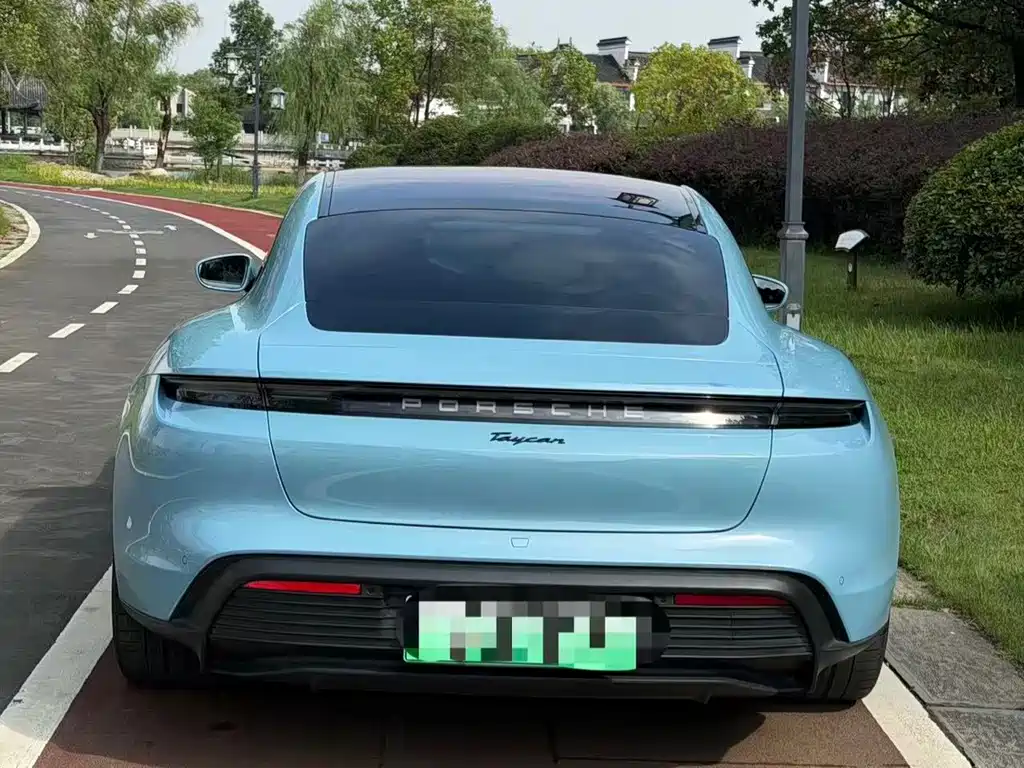 Porsche Taycan — миниатюра 5