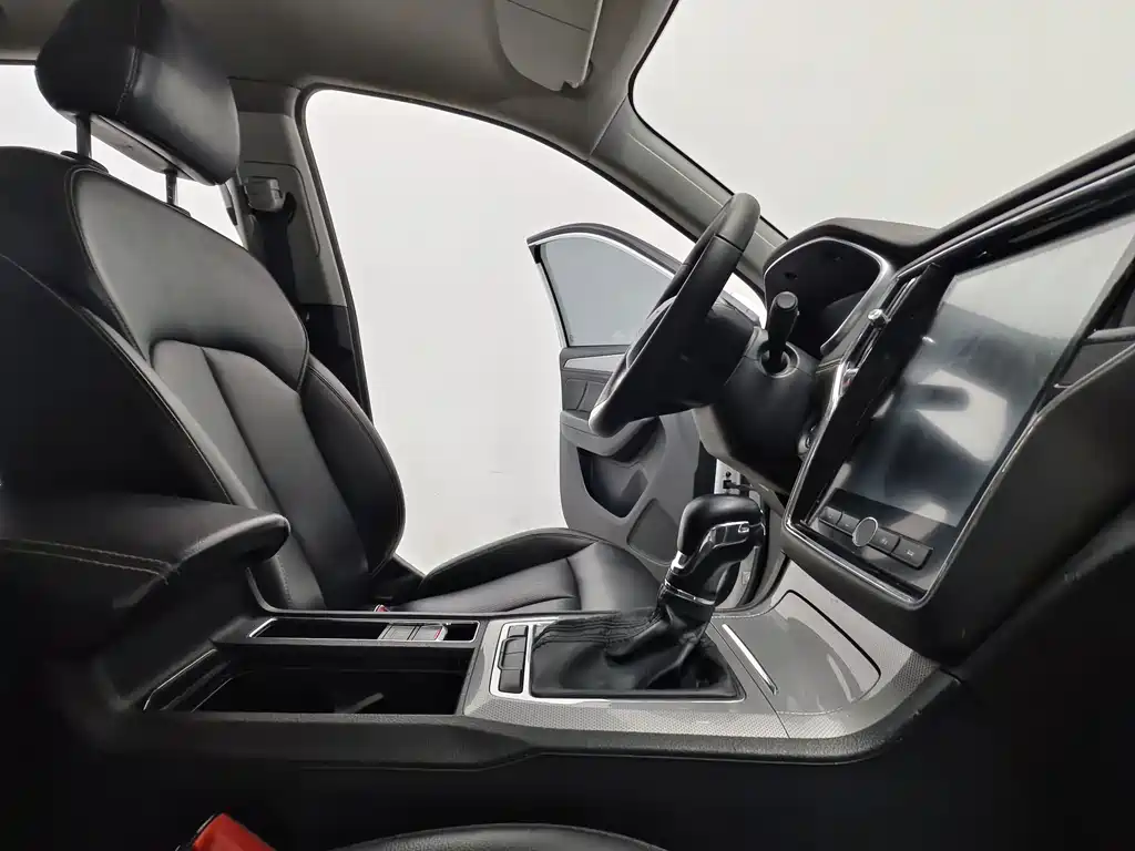 Roewe RX5 — миниатюра 15