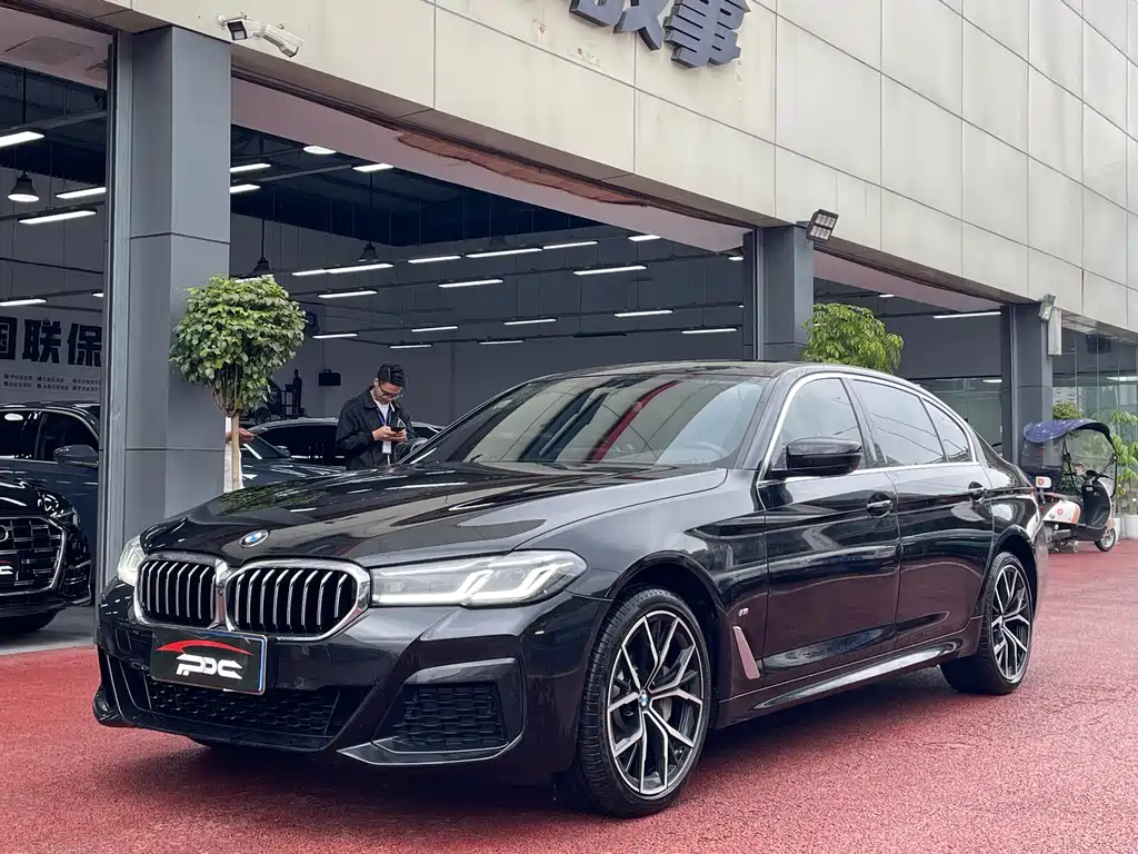 BMW 5 Series 2021