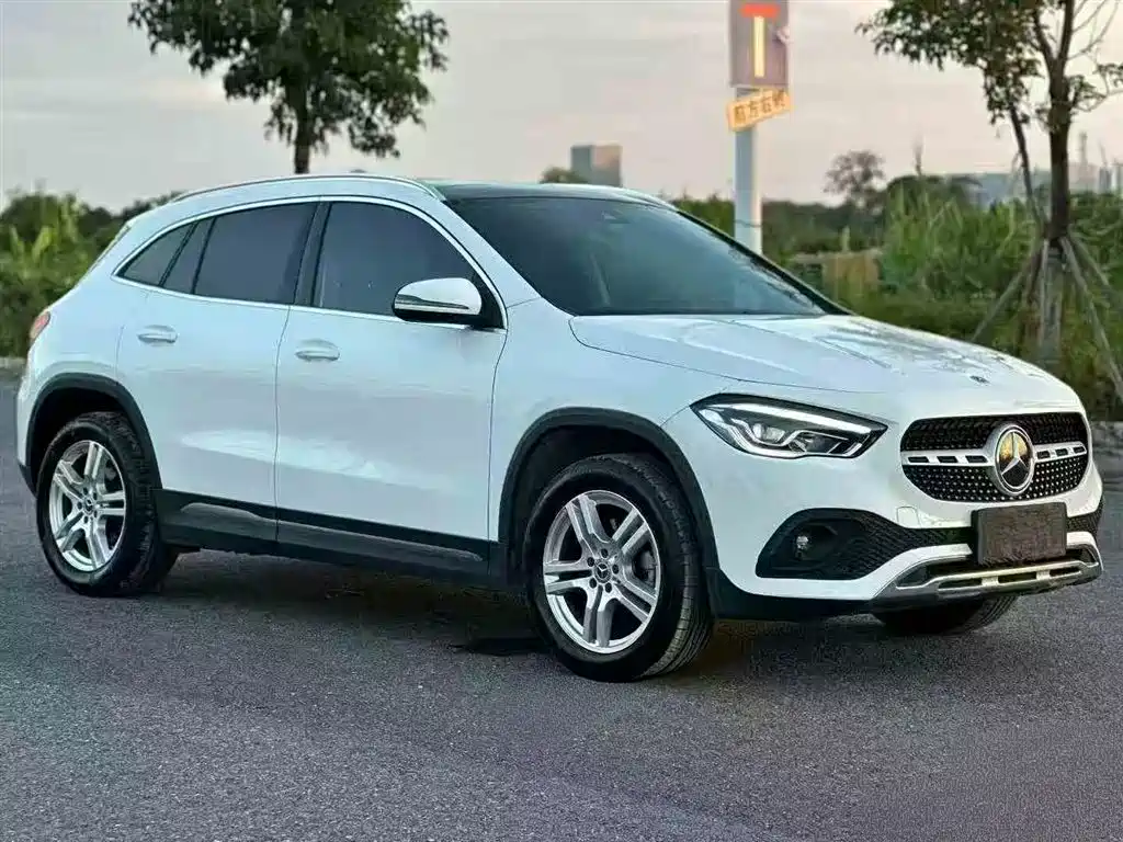 Mercedes-Benz GLA 2021