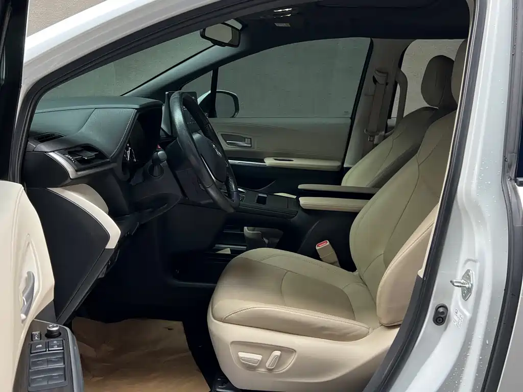 Toyota Sienna 2021 2.5L Luxury