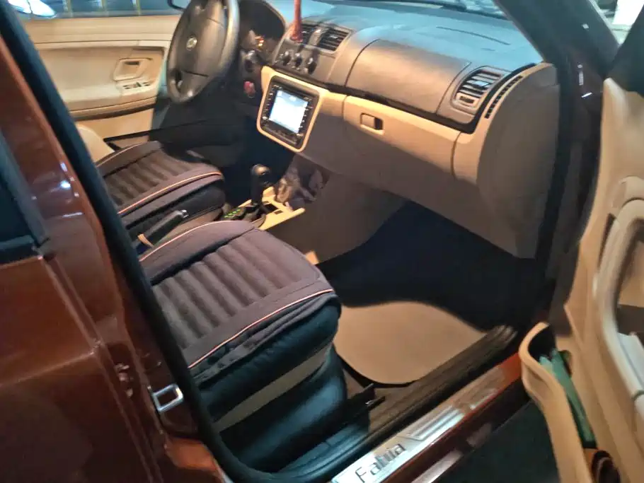 Skoda Fabia — миниатюра 8