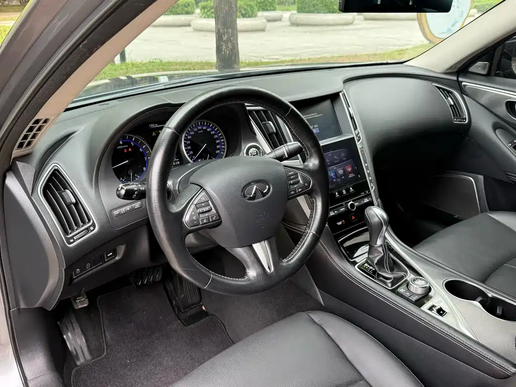 Infiniti Q50L 2015 2.0T Enjoy