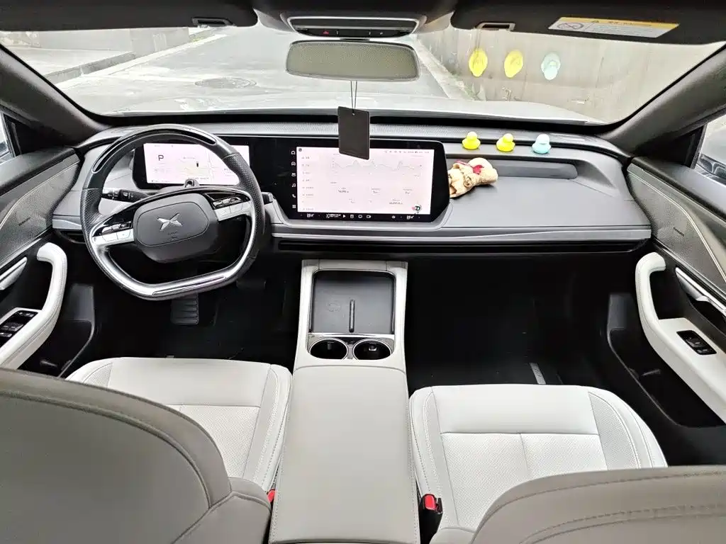 XPeng P7 — миниатюра 10