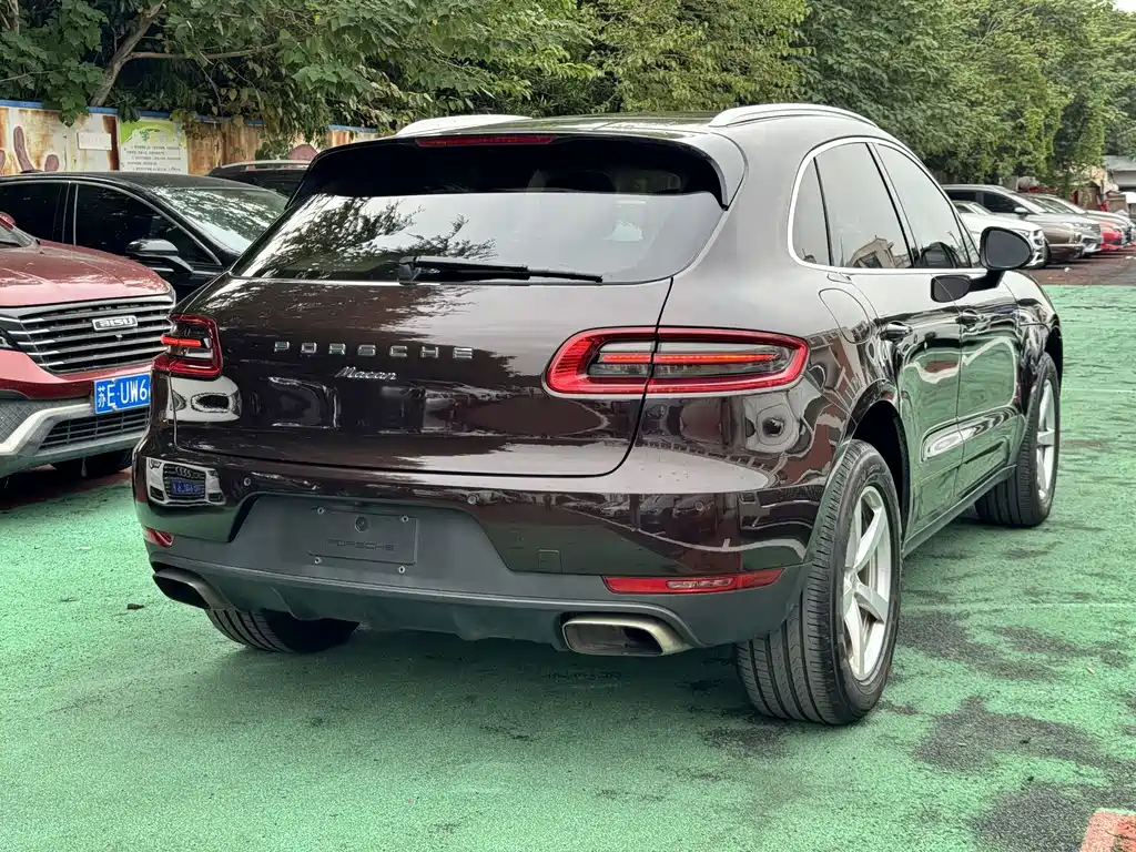 Porsche Macan — миниатюра 11