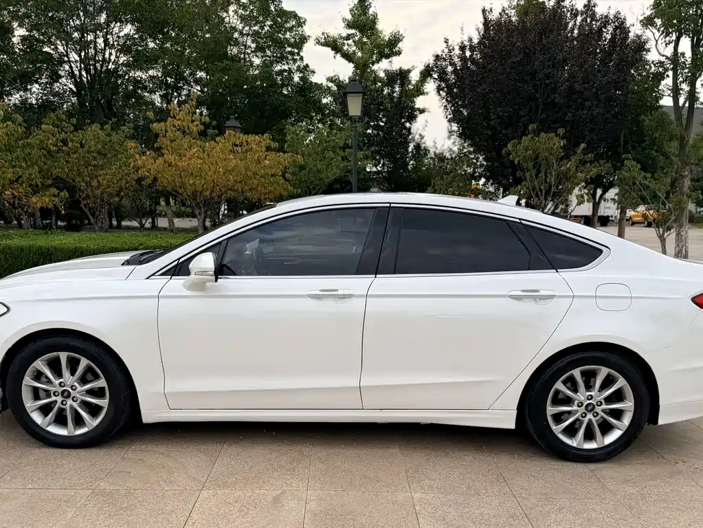 Ford Mondeo — миниатюра 3