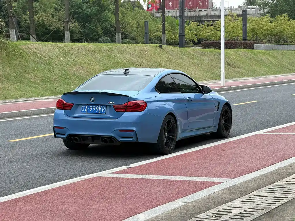 BMW M4 — миниатюра 7