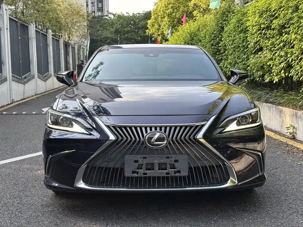 Lexus ES — миниатюра 2