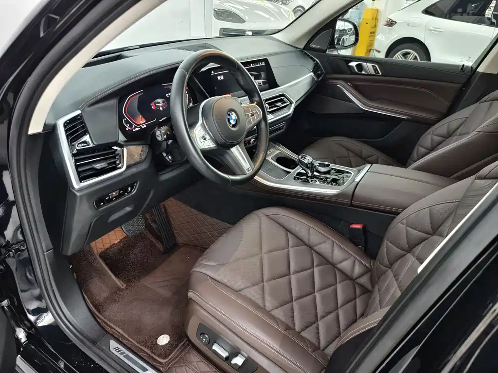 BMW X5 2022 xDrive 30Li Premium M Sport