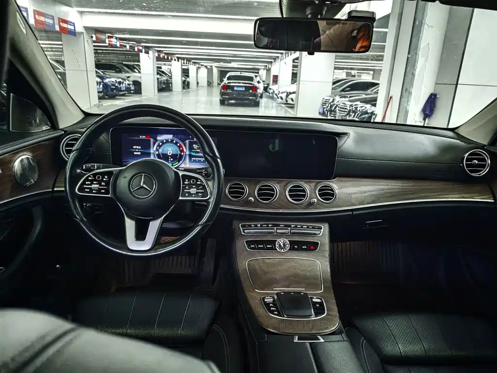 Mercedes-Benz E-Class — миниатюра 7